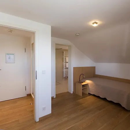 Seepark Garni Hotel 3*